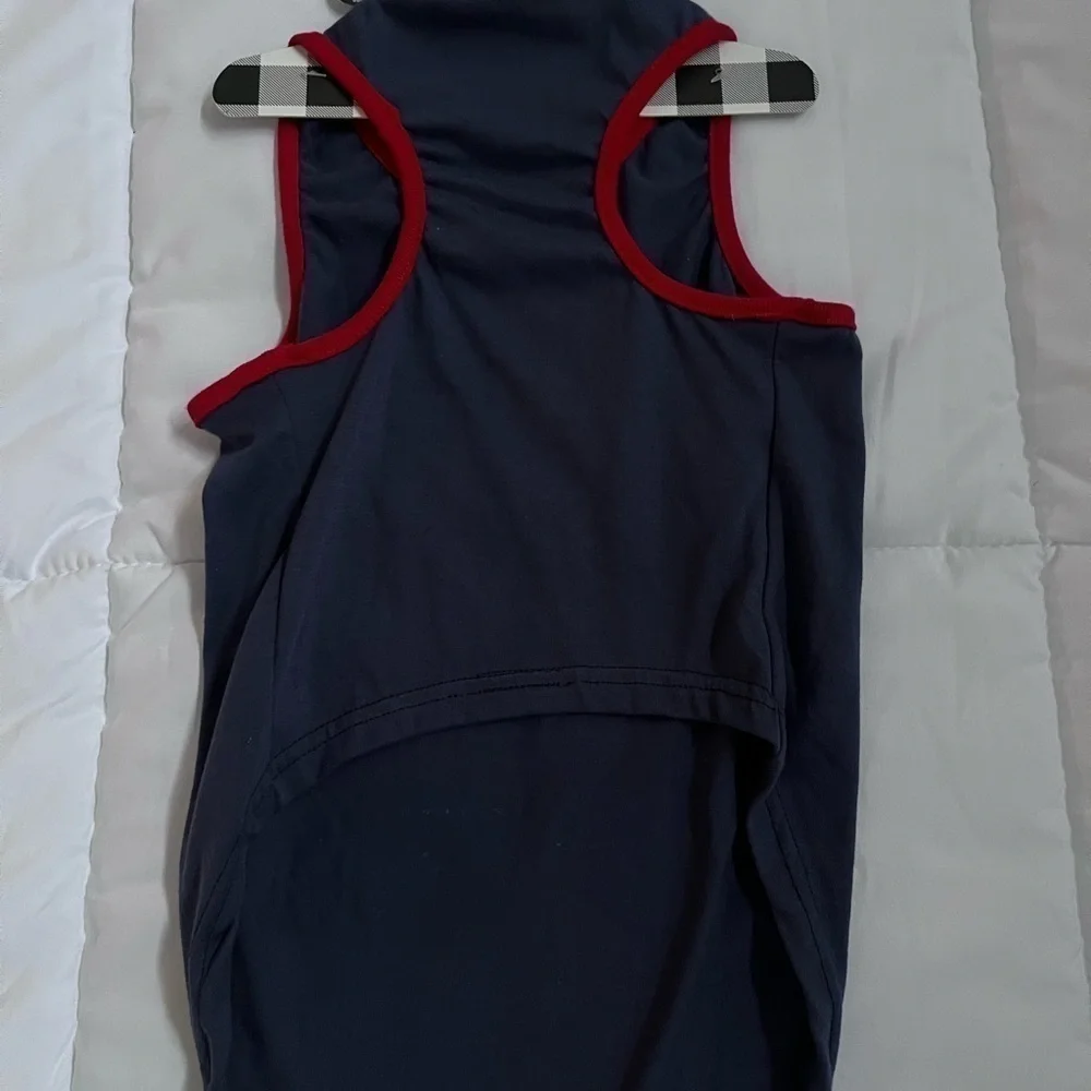 Pet apparel: doggie tank top